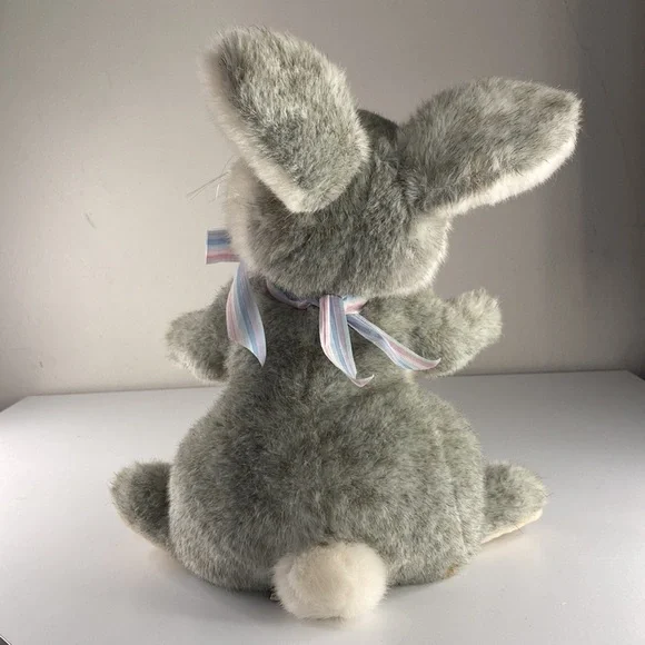 Vintage Avanti Wallace 1984 Applause Bunny Rabbit Plush - Picture 3 of 7